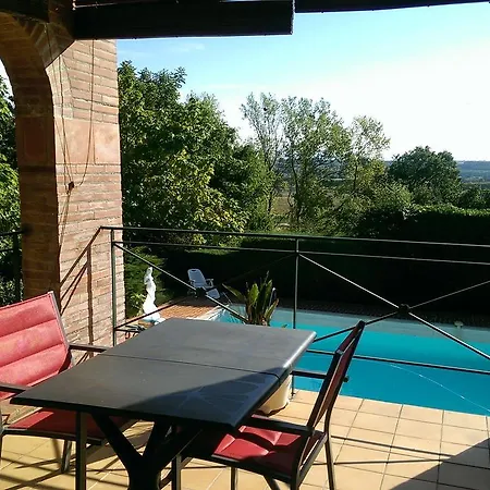 Domaine De Hurlevent Bed and breakfast 3*